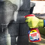 Removedor de bolores e fungos a ser utilizado no exterior na remoção de bolores e fungos