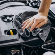 Desengordurar motores e peças metálicas