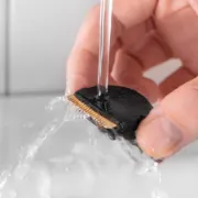 Lâminas podem ser extraídas do aparador e lavadas com água, para uma melhor limpeza