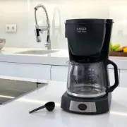 Máquina de café de filtro reutilizável e com acessório colher doseadora