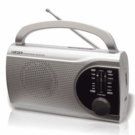 Rádio Haeger Surround AM-FM preto com antena telescópica.