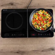 Placa de indução com painel de controlo tátil