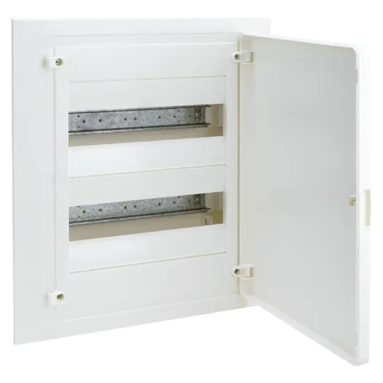 Quadro elétrico de encastrar HAGER Golf VF212PP com porta opaca branca fechada.